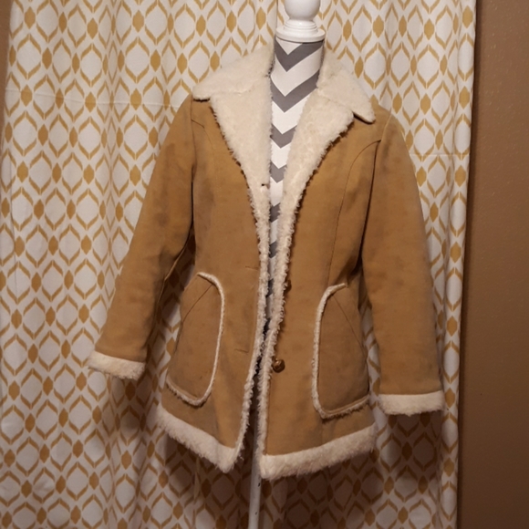 Wiman....Coat - Picture 2 of 7